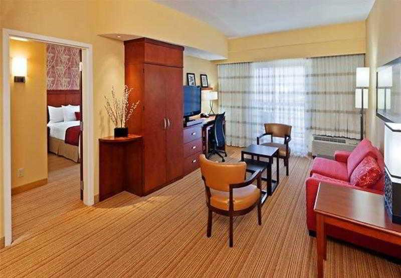 Courtyard By Marriott Tulsa Woodland Hills Otel Dış mekan fotoğraf