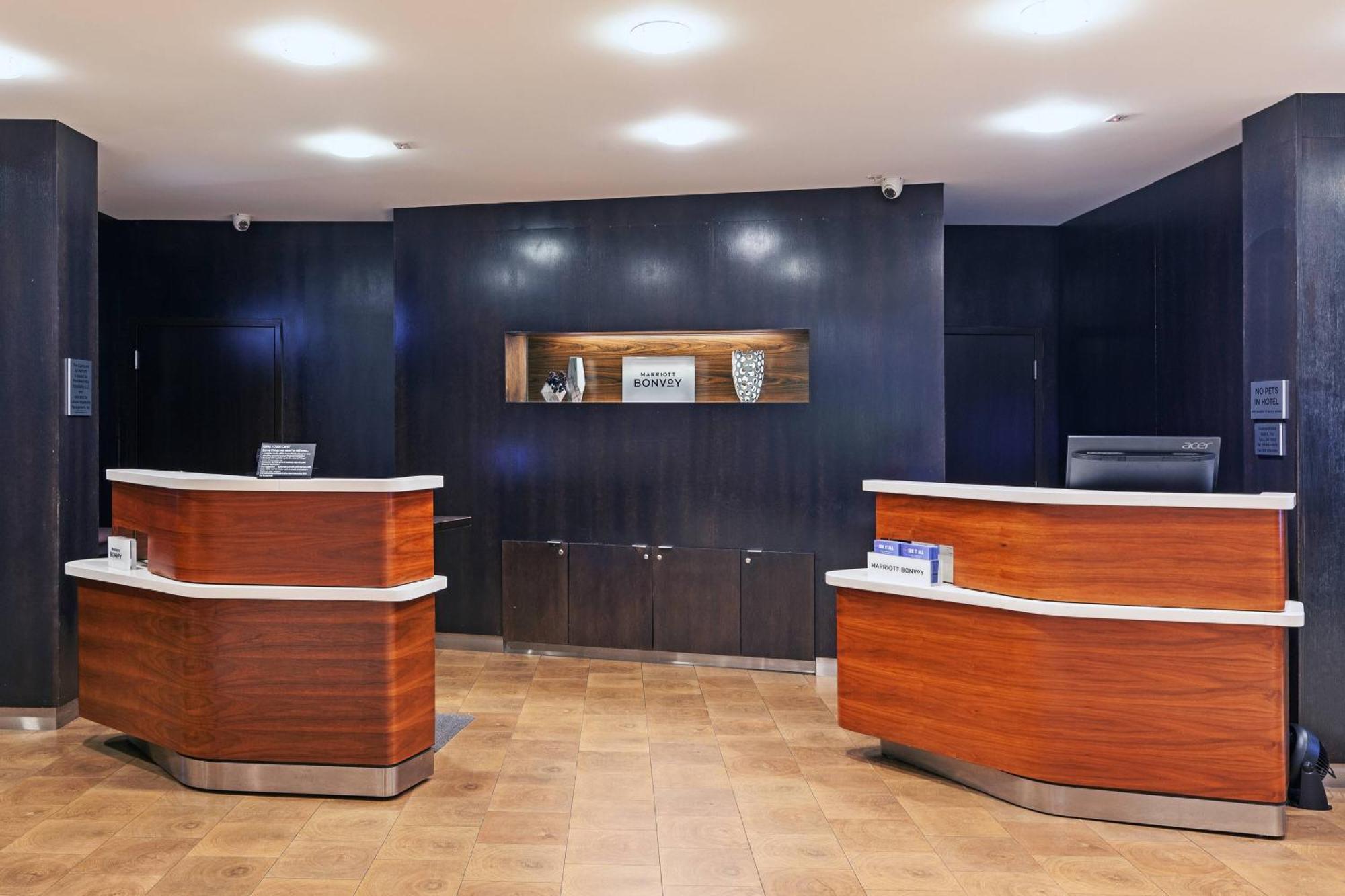 Courtyard By Marriott Tulsa Woodland Hills Otel Dış mekan fotoğraf