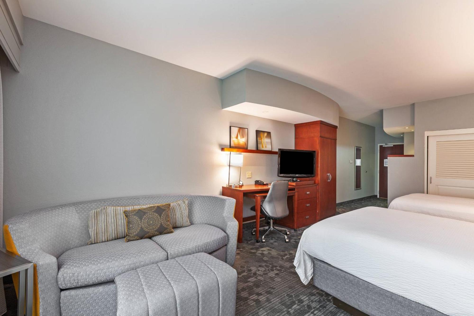 Courtyard By Marriott Tulsa Woodland Hills Otel Dış mekan fotoğraf