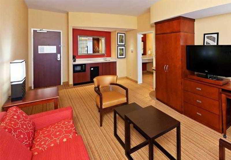 Courtyard By Marriott Tulsa Woodland Hills Otel Dış mekan fotoğraf